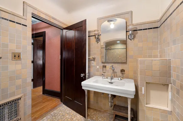 $324,900 | 609 4th Street Northwest, Austin, MN 55912