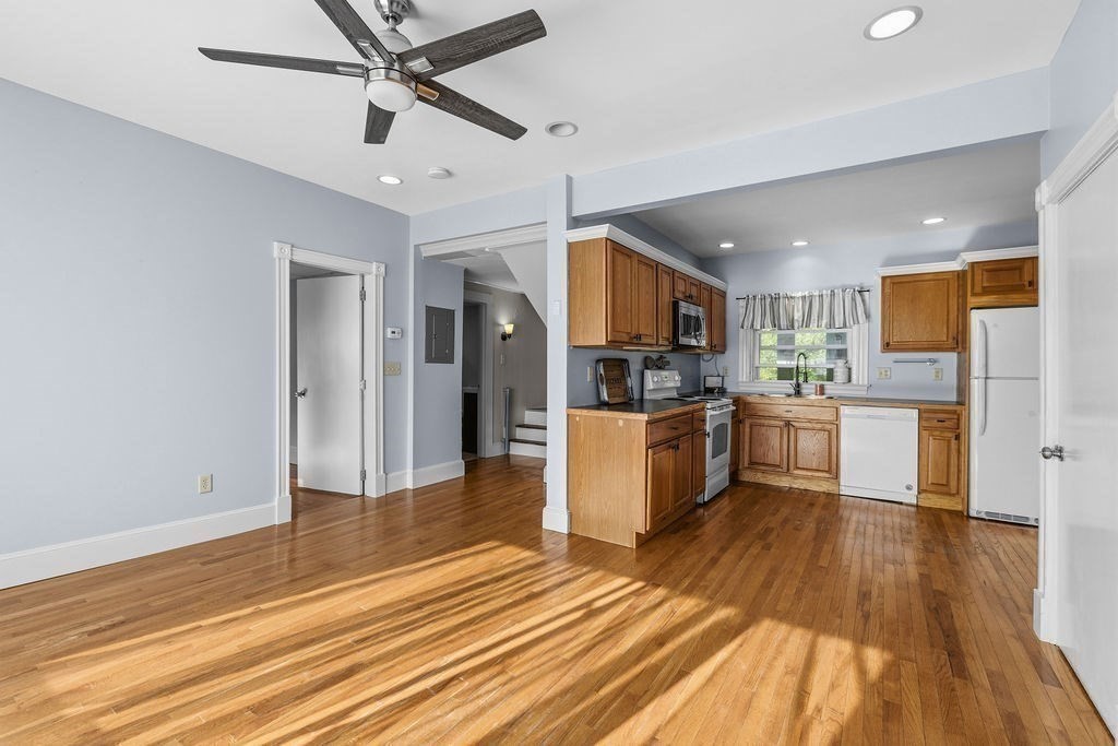 66 Middle Road Acushnet, MA 02743 - Photo 27 of 42