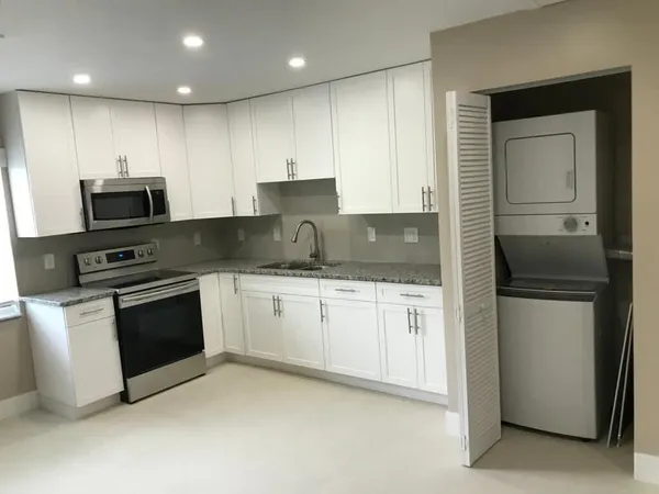 $1,800 | 17024 89th Place North, Unit A, The Acreage, FL 33470