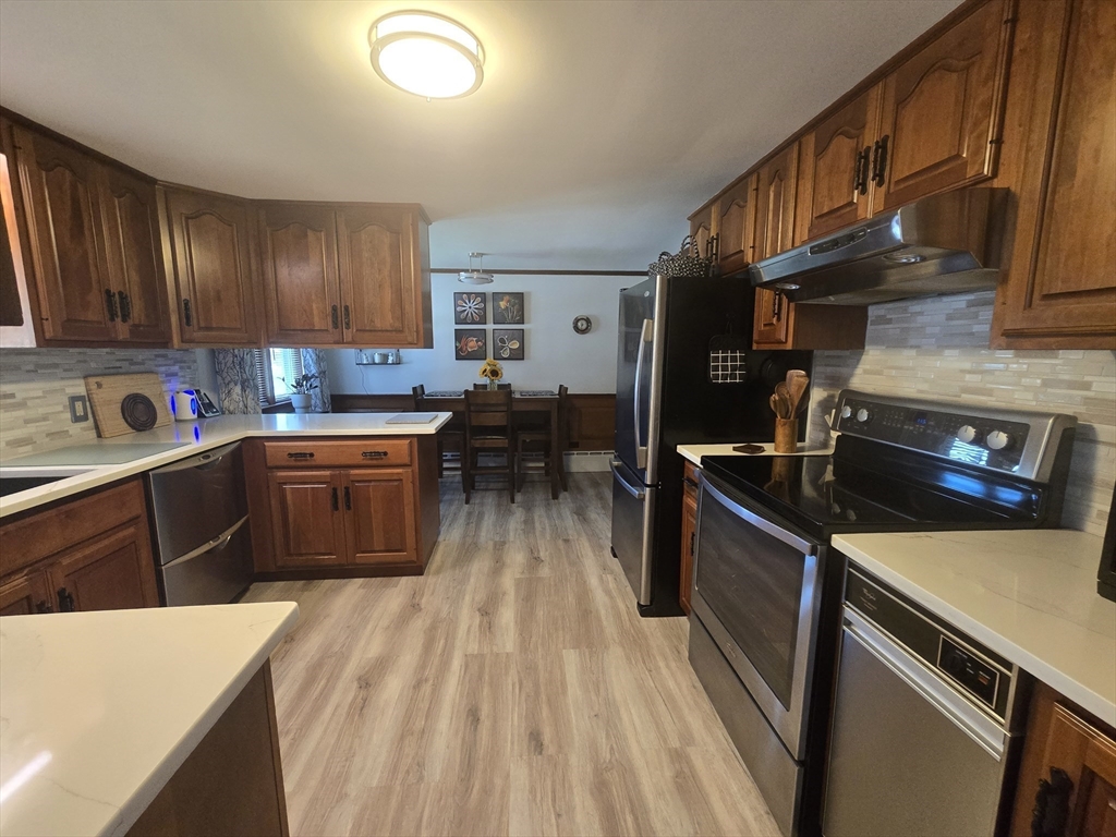 14 Ridgewood Circle Lawrence, MA 01843 - Photo 10 of 36 Gallery Image 10