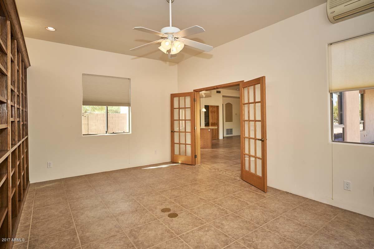 331 South Sun Road Apache Junction, AZ 85119 - Photo 26 of 62 Den3