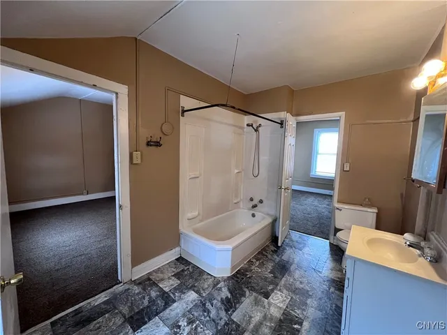 $1,200 | 89-93 East 5th Street, Unit 91, Oswego, NY 13126