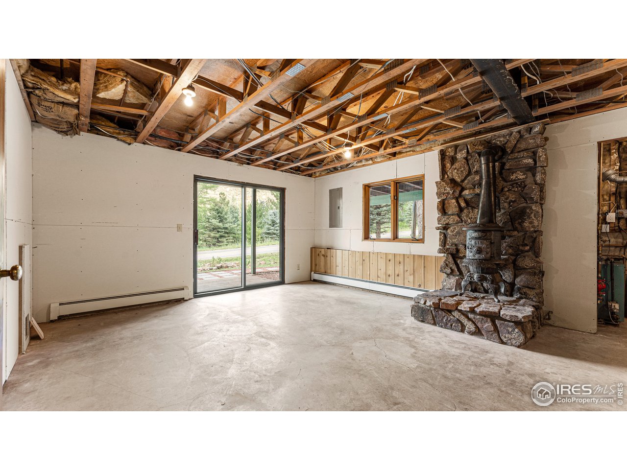 7333 Olde Stage Road Boulder, CO 80302 - Photo 24 of 40 a black and white photo of a room