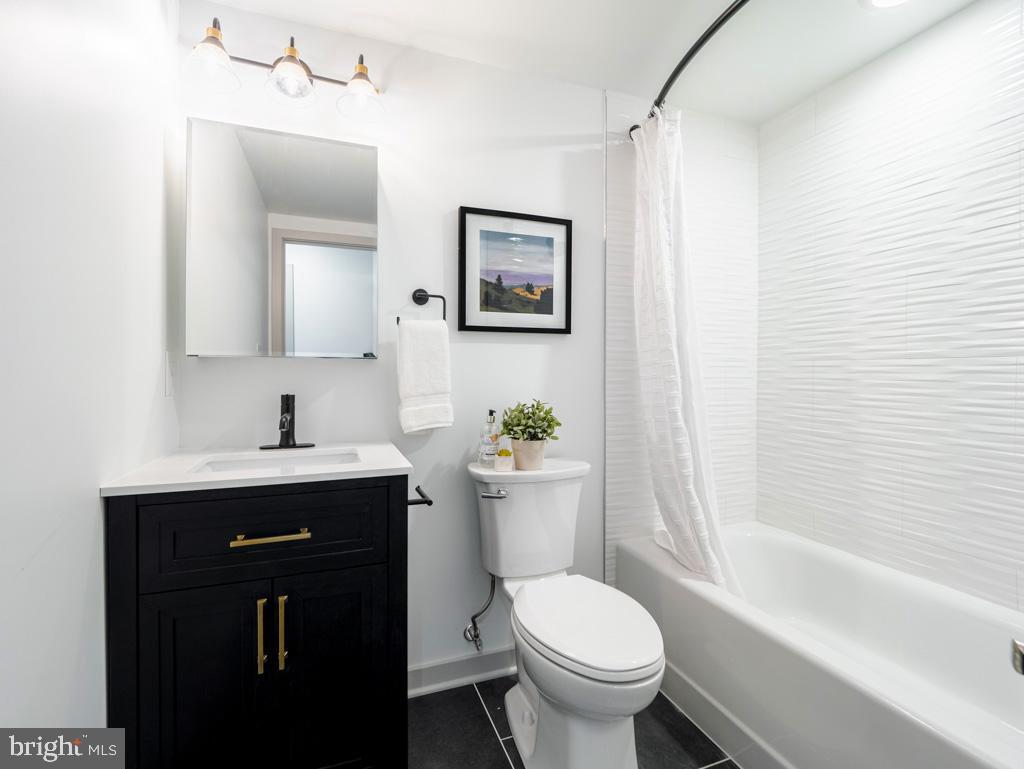 8327 Ridge Avenue, Unit 401 Philadelphia, PA 19128 - Photo 4 of 7