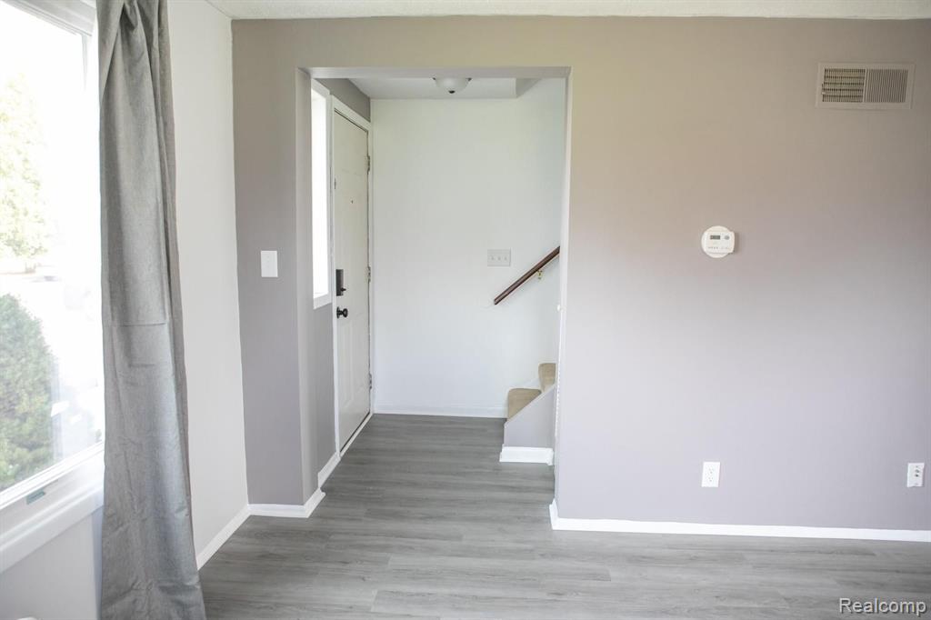 189 Buchanan Street, Unit 6 Hudson, MI 49247 - Photo 10 of 16