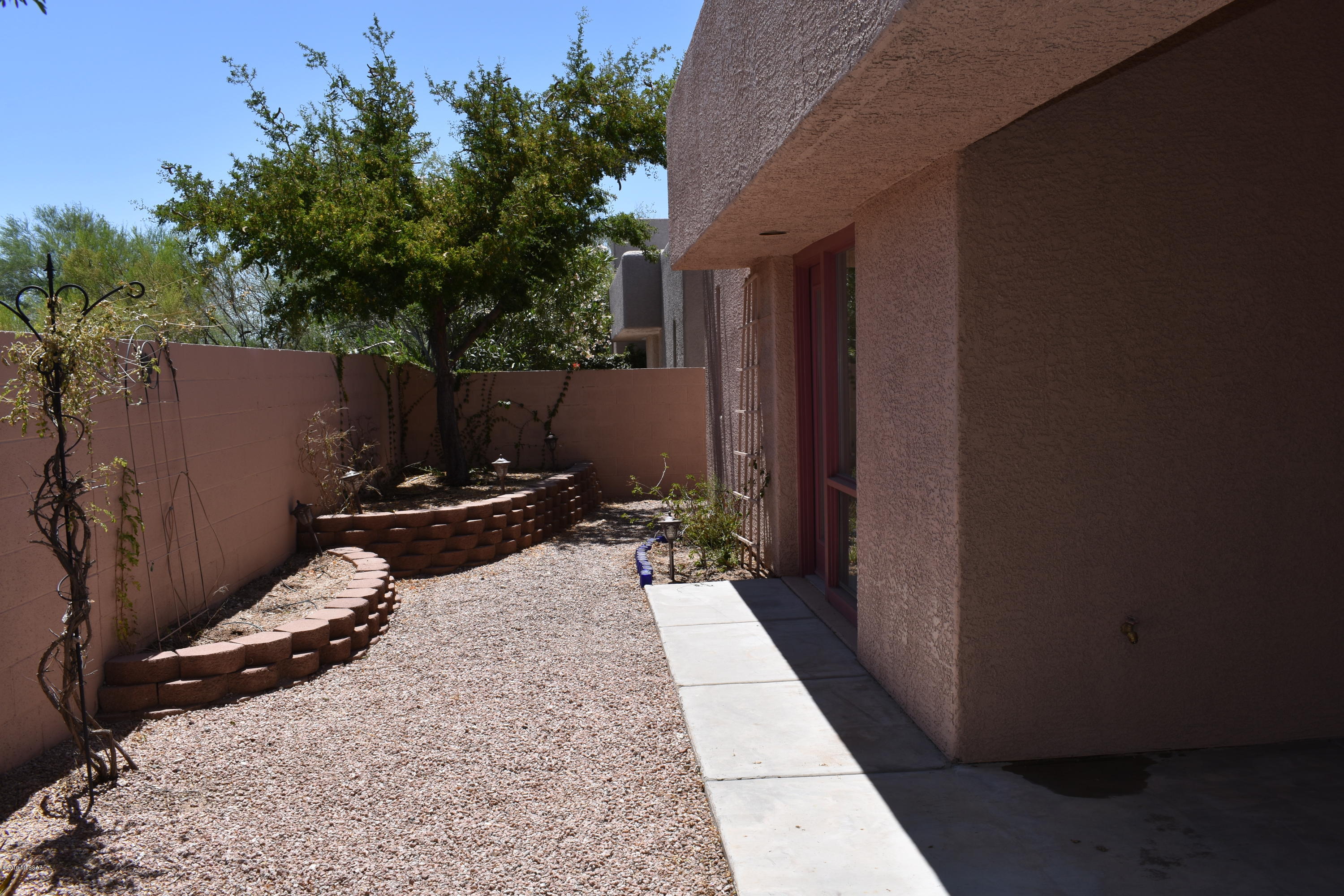 136 South Shadow Creek Place Tucson, AZ 85748 - Photo 29 of 33