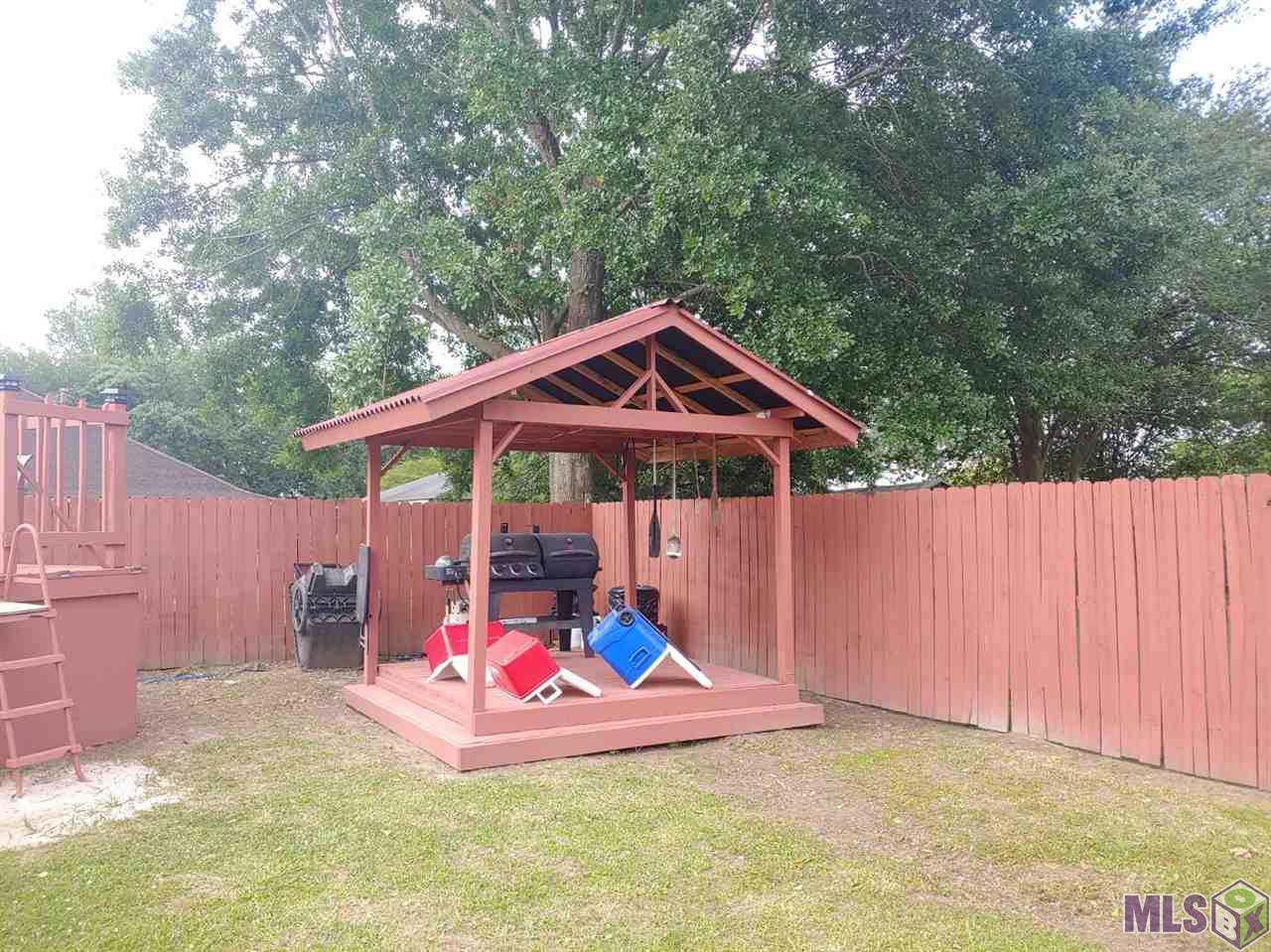 312 Lakecrest Avenue Baton Rouge, LA 70807 - Photo 17 of 22 Gazebo