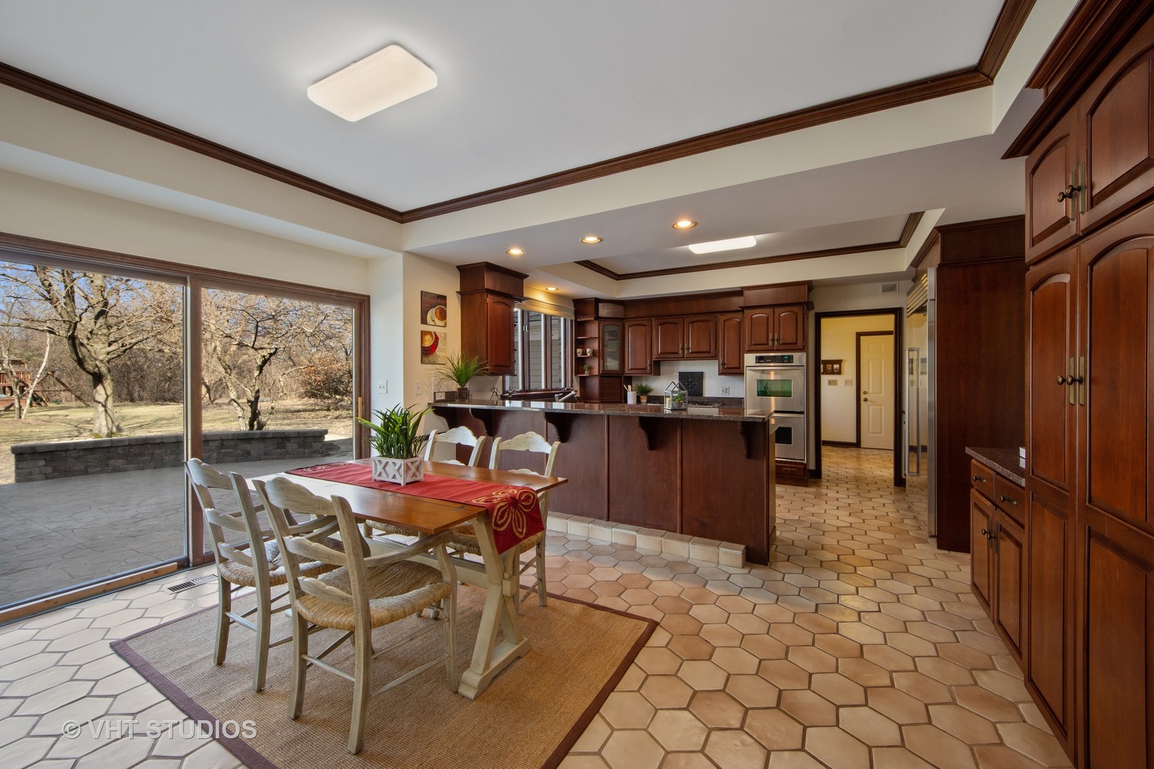 1020 Cortbridge Road Inverness, IL 60067 - Photo 8 of 50