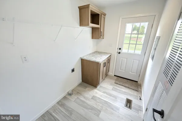 $169,900 | 304 Landola Avenue, Mount Wolf, PA 17347