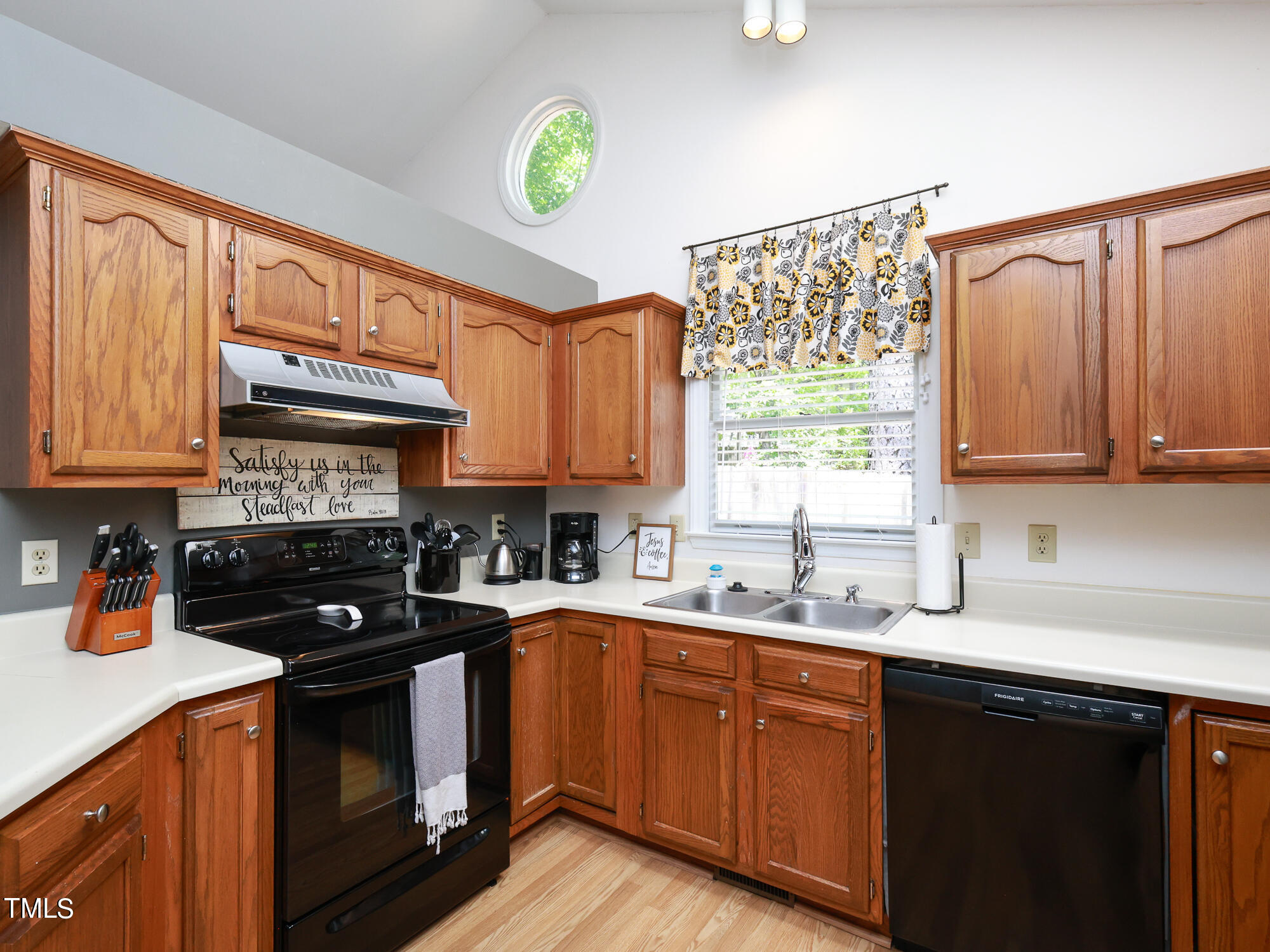 3620 Epperly Court Raleigh, NC 27616 - Photo 20 of 48 021_3620_Epperly_Ct_Kitchen
