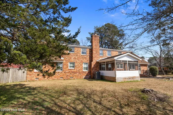 $325,000 | 1700 Hardee Road, Kinston, NC 28504