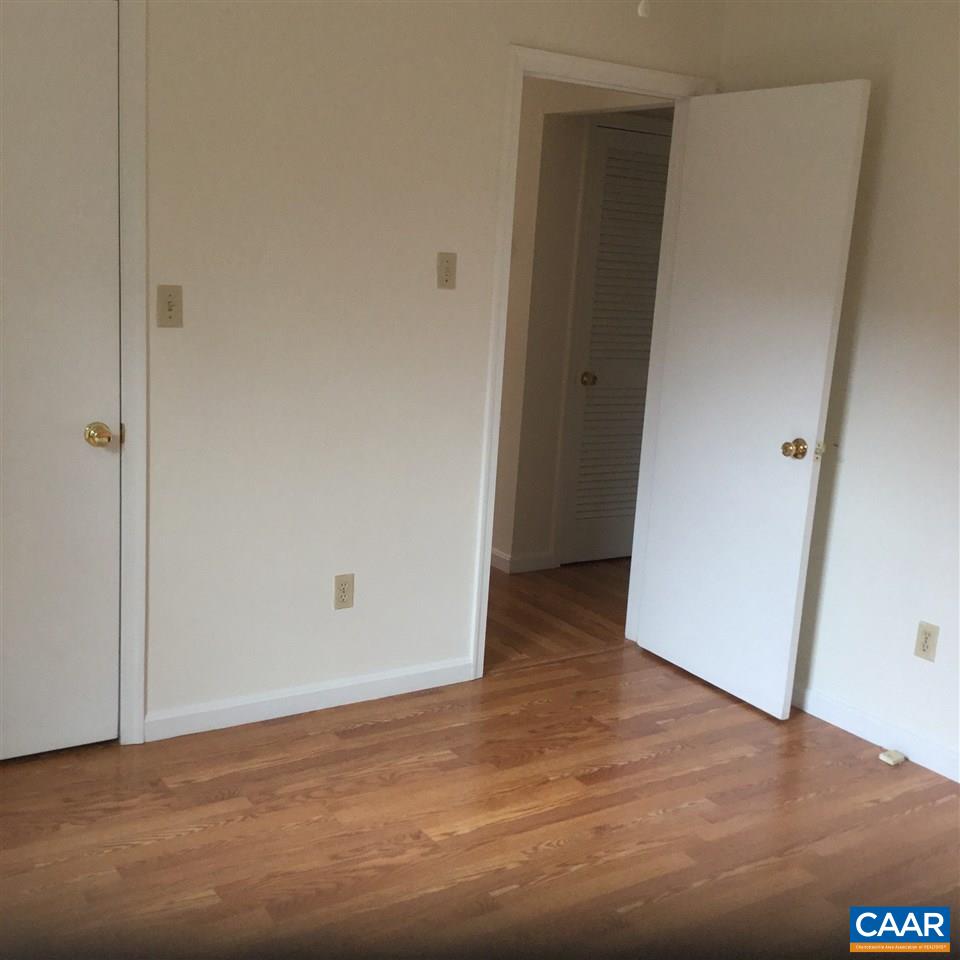 316 High View Road Stanardsville, VA 22973 - Photo 17 of 21 a view of an empty room