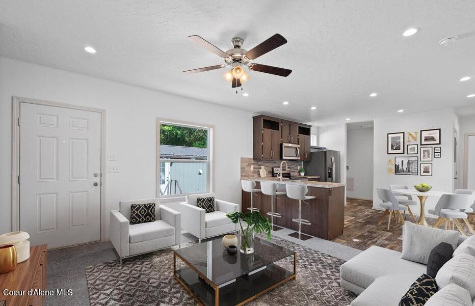 114 Finley Loop Kingston, ID 83839 - Photo 3 of 8 Staged Living Room