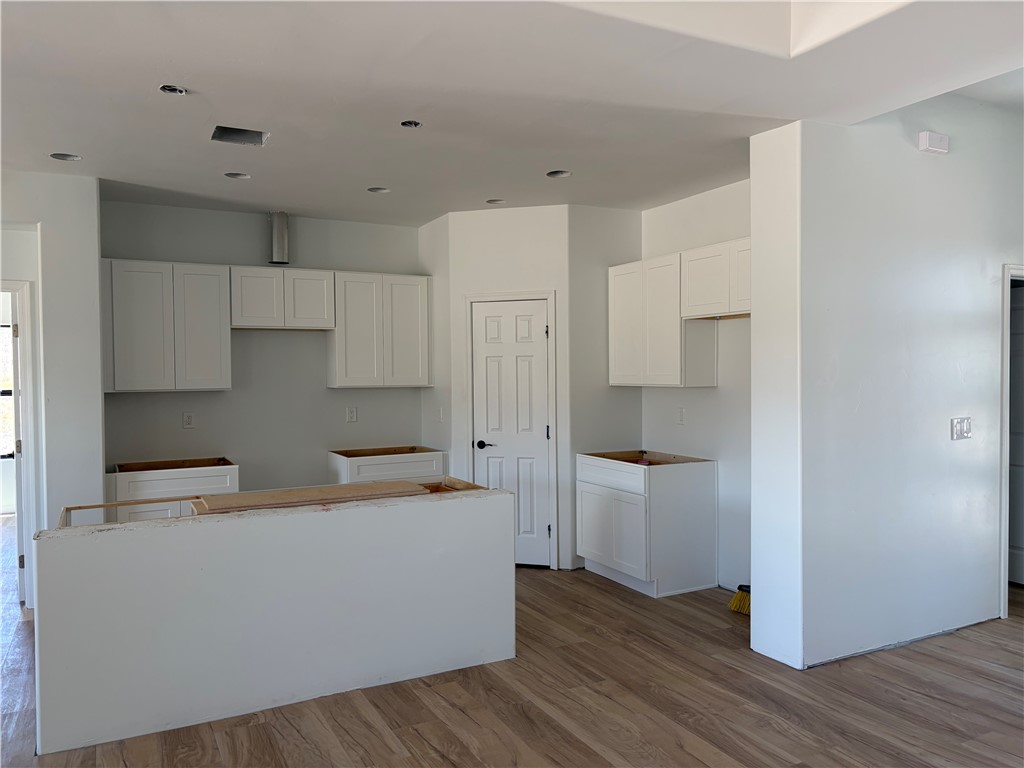 460 Kelvin Road Golden Valley, AZ 86413 - Photo 7 of 44