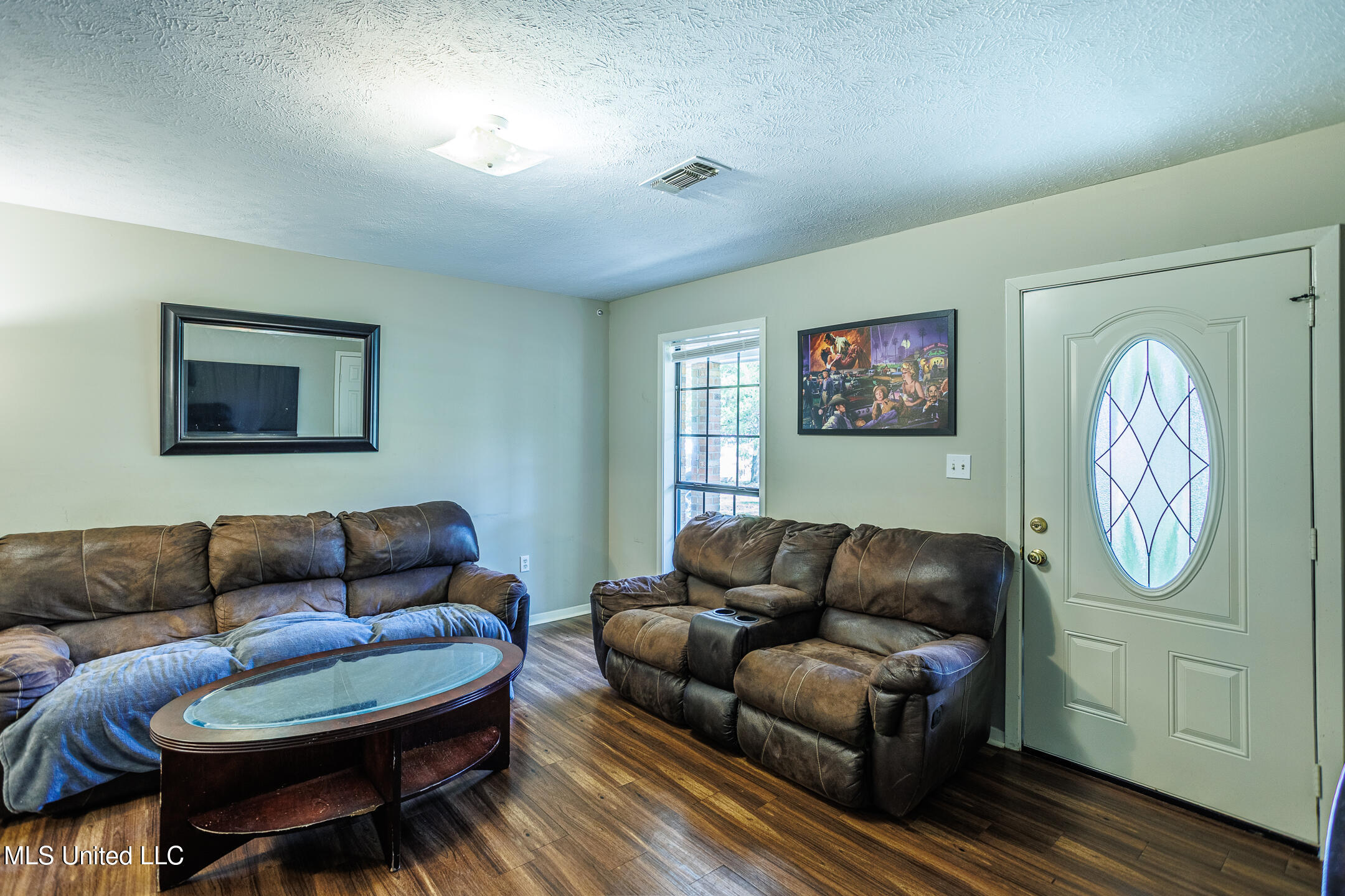 413 Mallard Point Brandon, MS 39042 - Photo 4 of 19 Living Room 2