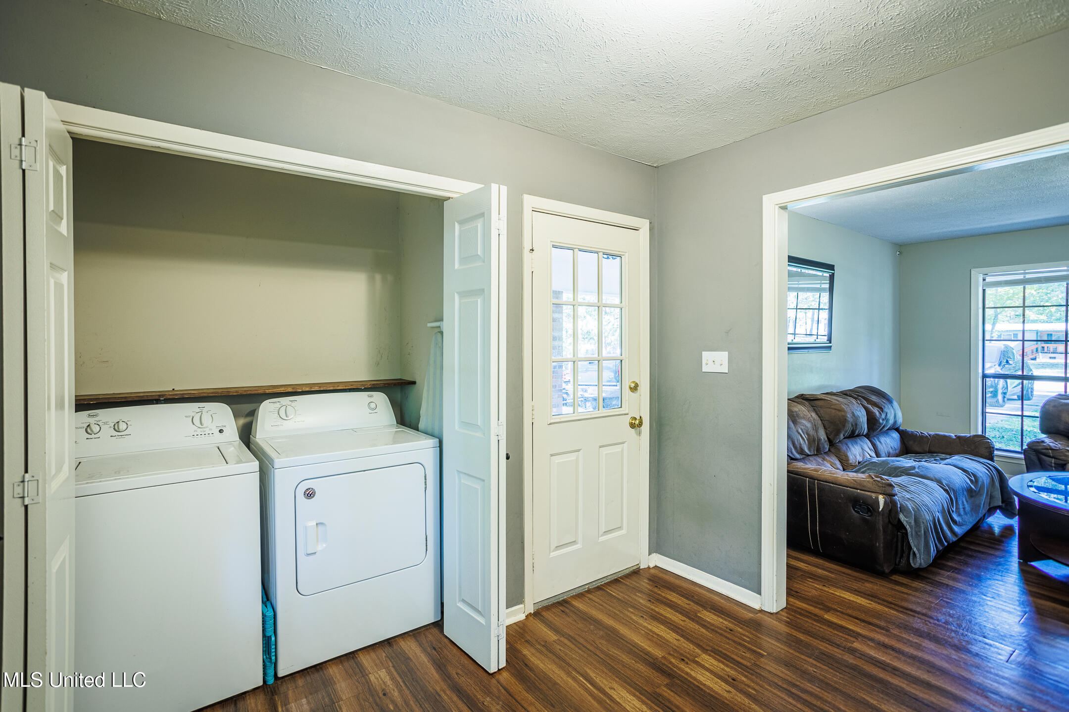 413 Mallard Point Brandon, MS 39042 - Photo 7 of 19 Laundry