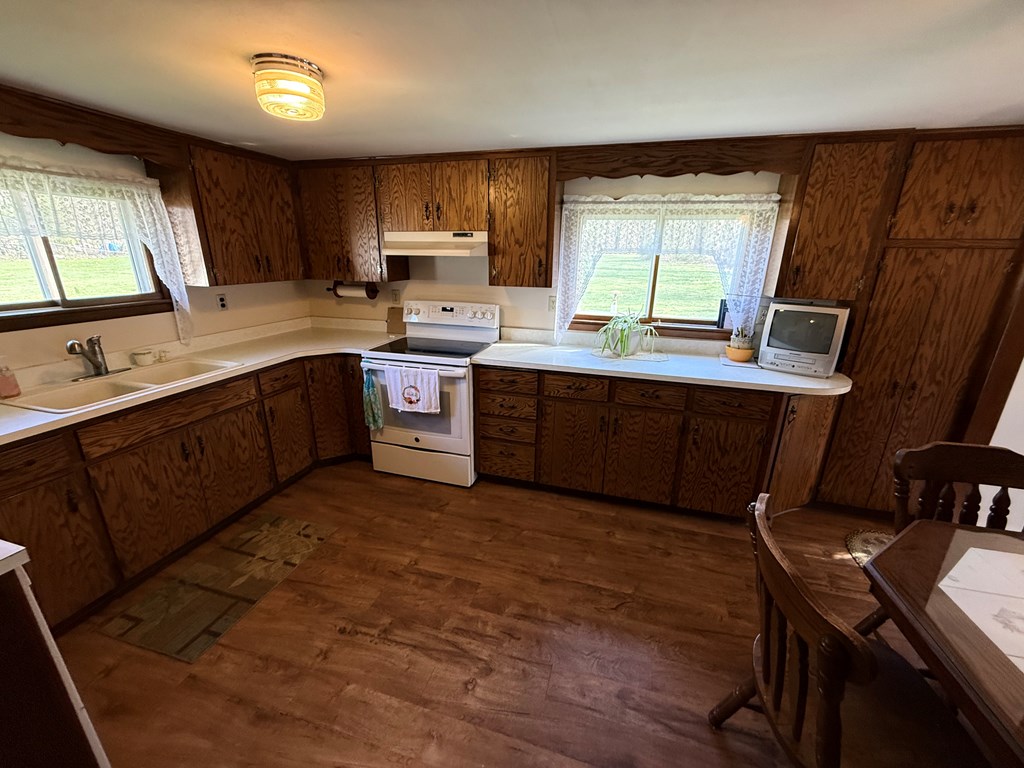 404 Keely Road Franklin, PA 16323 - Photo 8 of 35