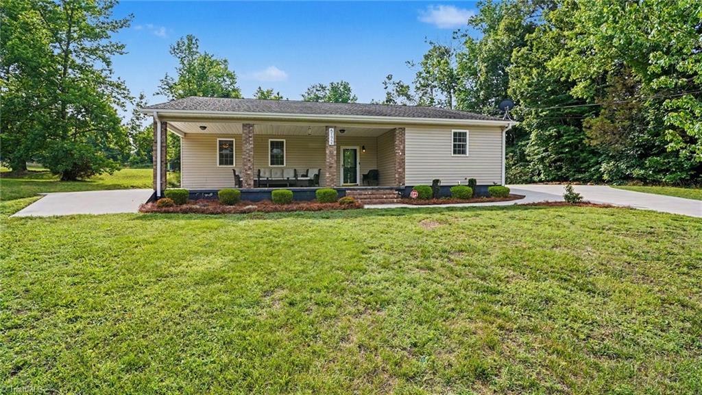 5172 Payne Street Trinity, NC 27370 - Photo 2 of 39