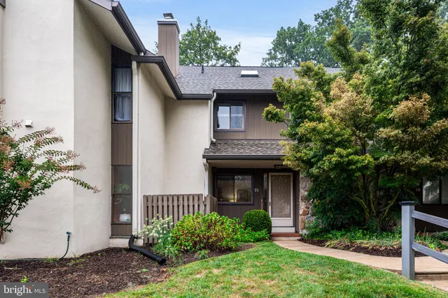 $485,000 | 71 Oak Knoll Drive, Unit 71, Berwyn, PA 19312