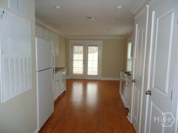 $1,900 | 1035 South Barnett Shoals Road, Unit 1012, Athens, GA 30605