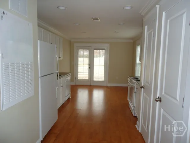 $2,100 | 1035 South Barnett Shoals Road, Unit 1012, Athens, GA 30605