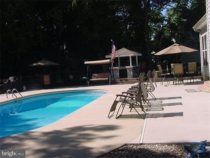 129 Rabbit Run Road Sewell, NJ 08080 - Photo 14 of 16 Pool
