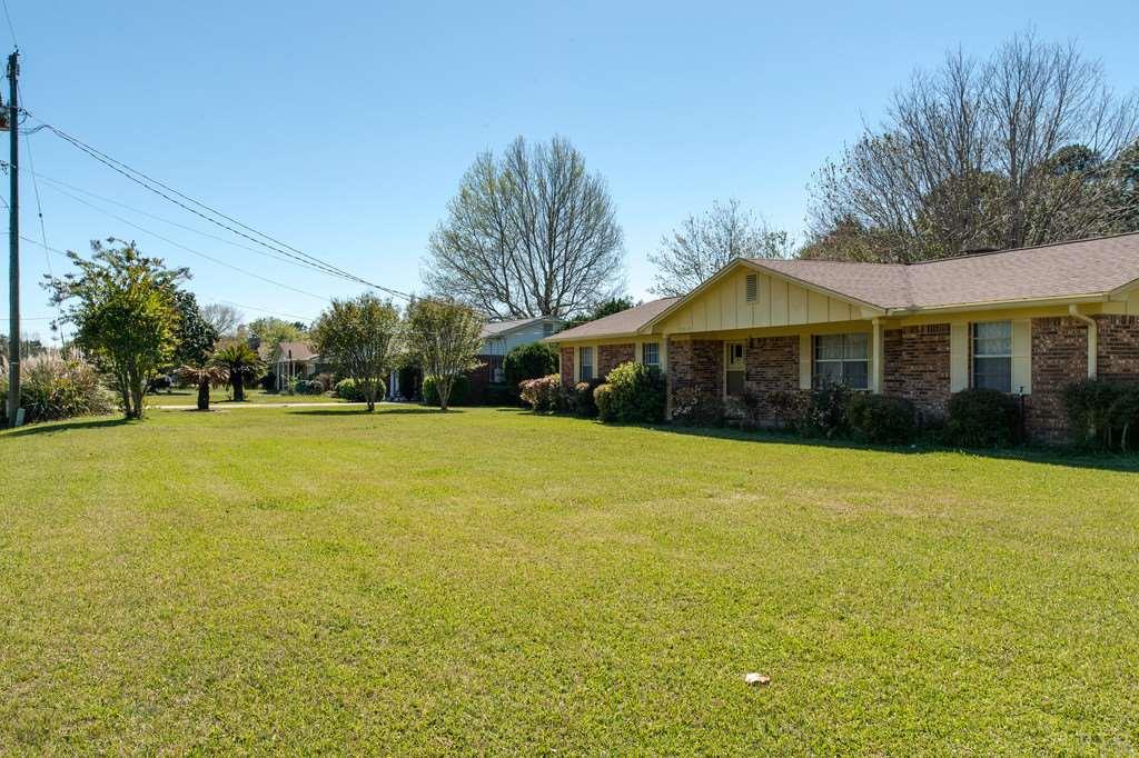 2015 Frontera Street Navarre, FL 32566 - Photo 2 of 31