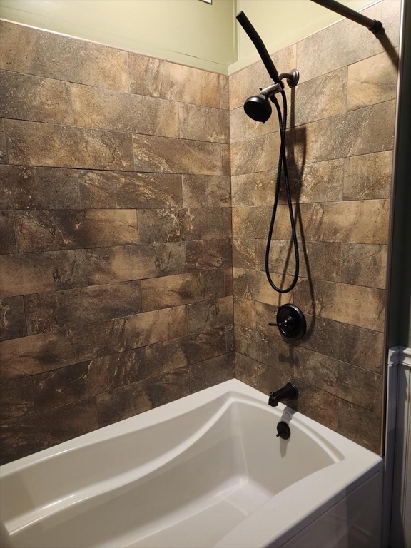 28 Robert Street Chicopee, MA 01020 - Photo 16 of 32