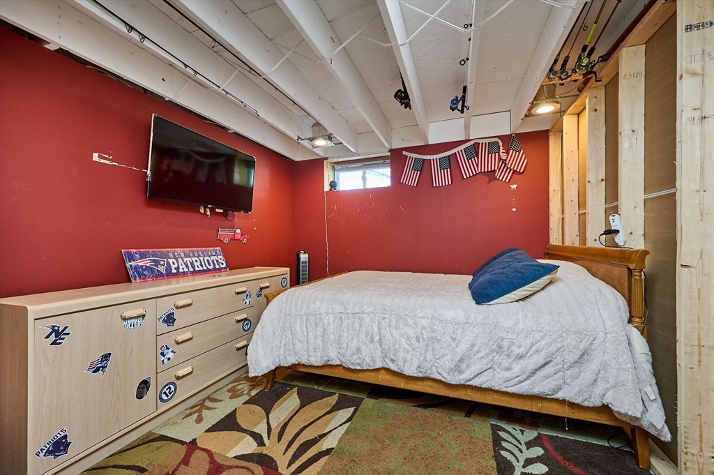 28 Robert Street Chicopee, MA 01020 - Photo 20 of 32