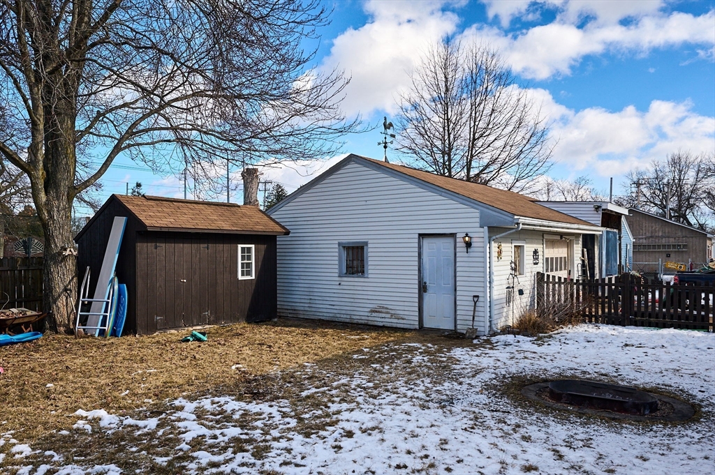 28 Robert Street Chicopee, MA 01020 - Photo 27 of 32
