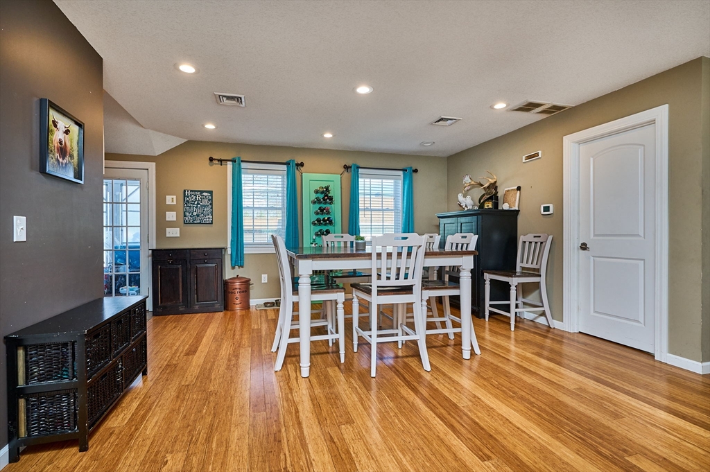 28 Robert Street Chicopee, MA 01020 - Photo 7 of 32