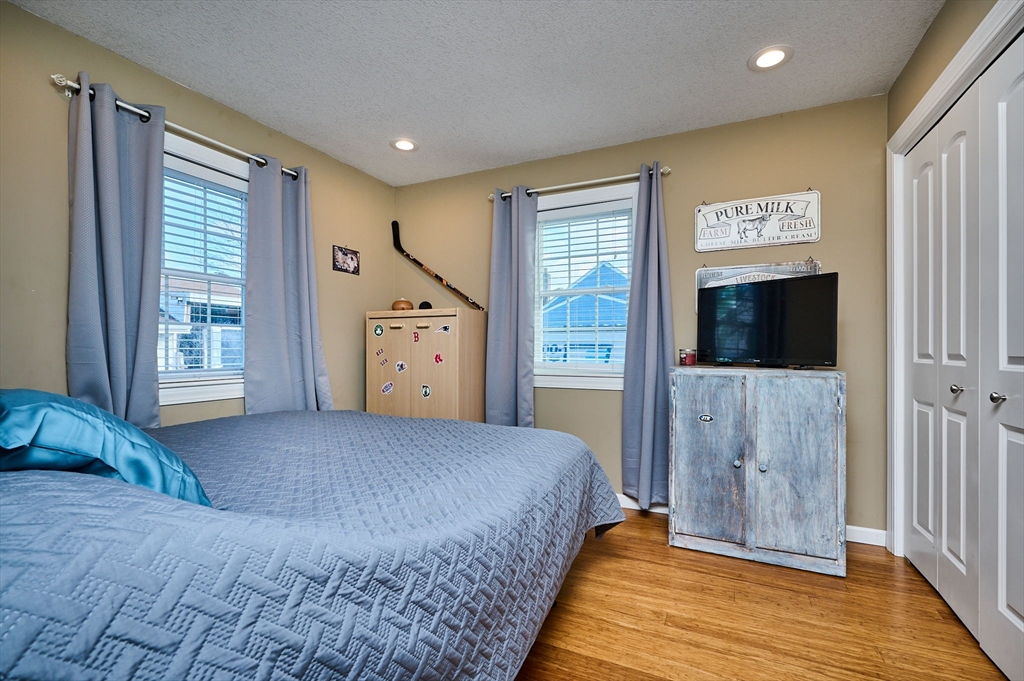 28 Robert Street Chicopee, MA 01020 - Photo 9 of 32