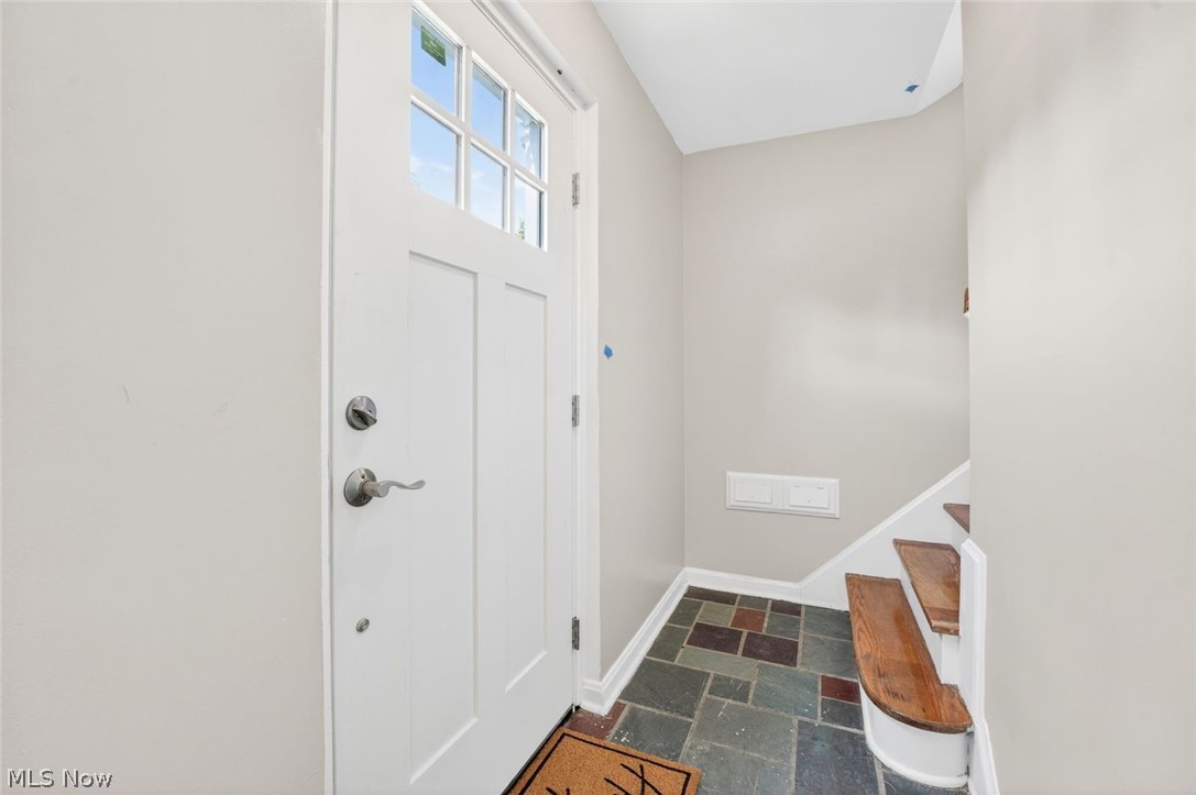 19239 Winslow Road, Unit LOWR Shaker Heights, OH 44122 - Photo 3 of 17