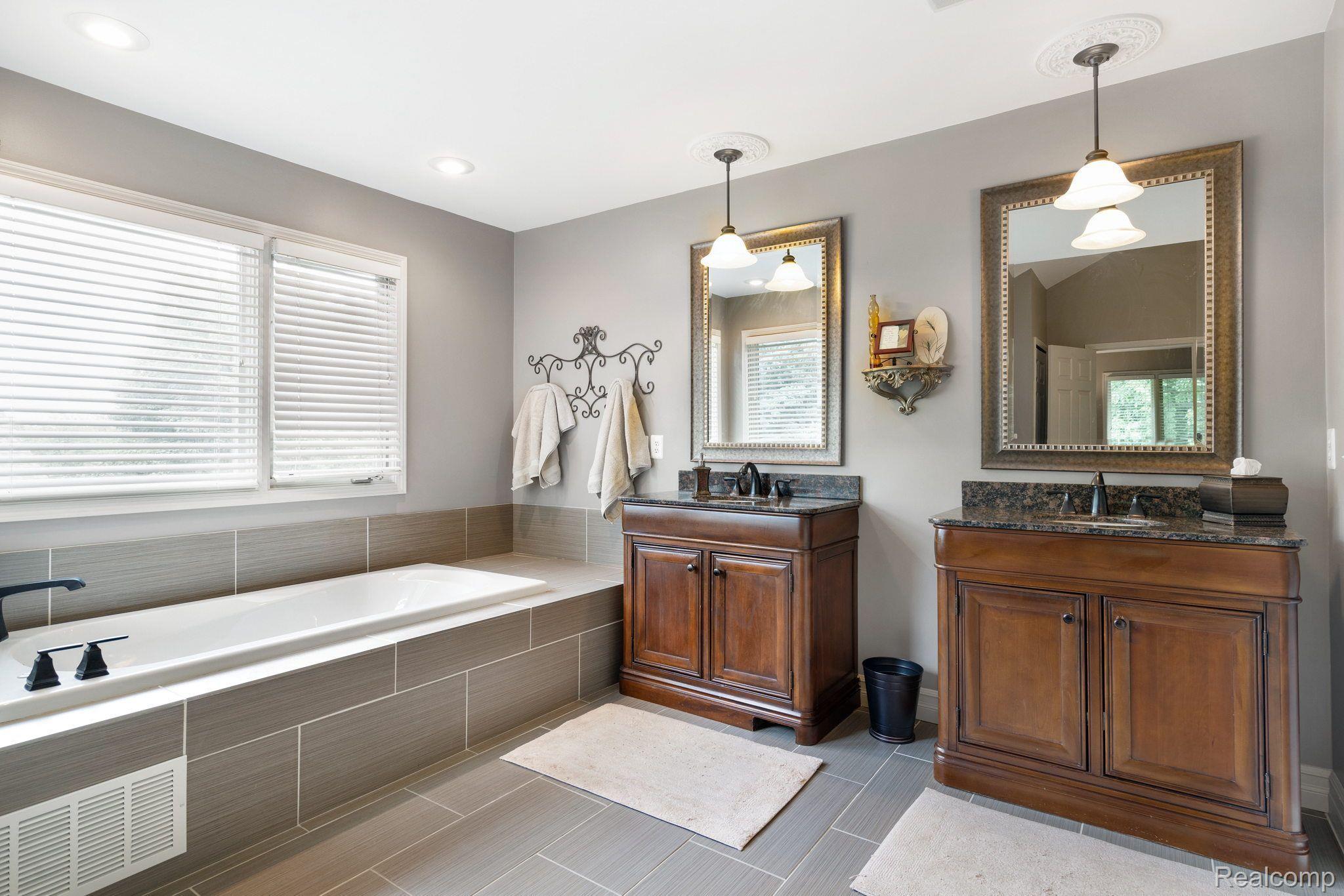 1870 Blue Grass Drive Rochester, MI 48306 - Photo 23 of 58 Gallery Image 23