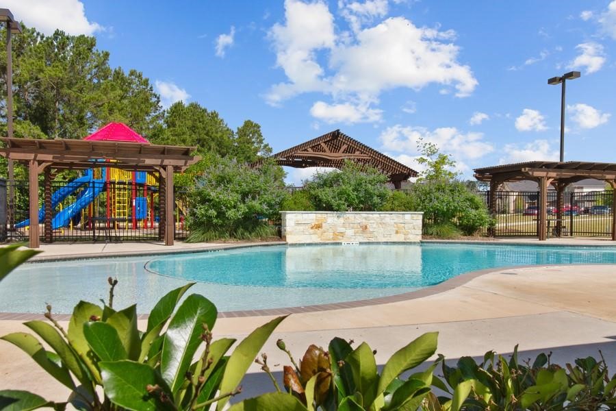 407 Summerset Landing Court Conroe, TX 77304 - Photo 9 of 15