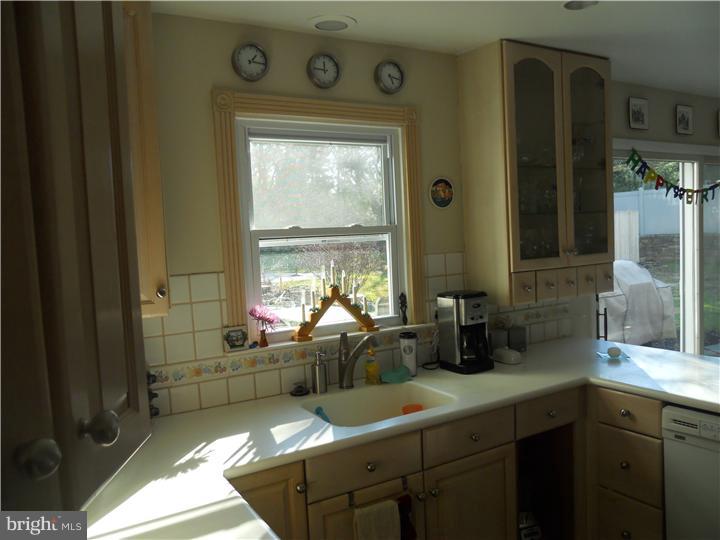 3597 Spring Run Road Huntingdon Valley, PA 19006 - Photo 12 of 19 Kitchen