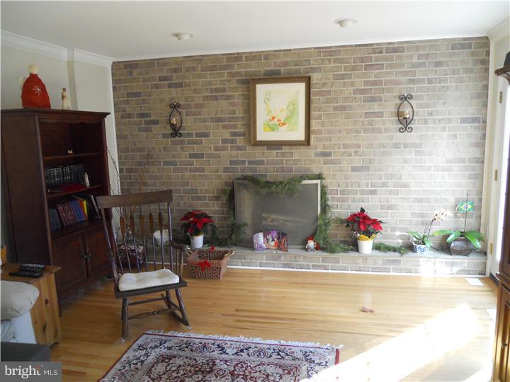 3597 Spring Run Road Huntingdon Valley, PA 19006 - Photo 13 of 19 Family Room