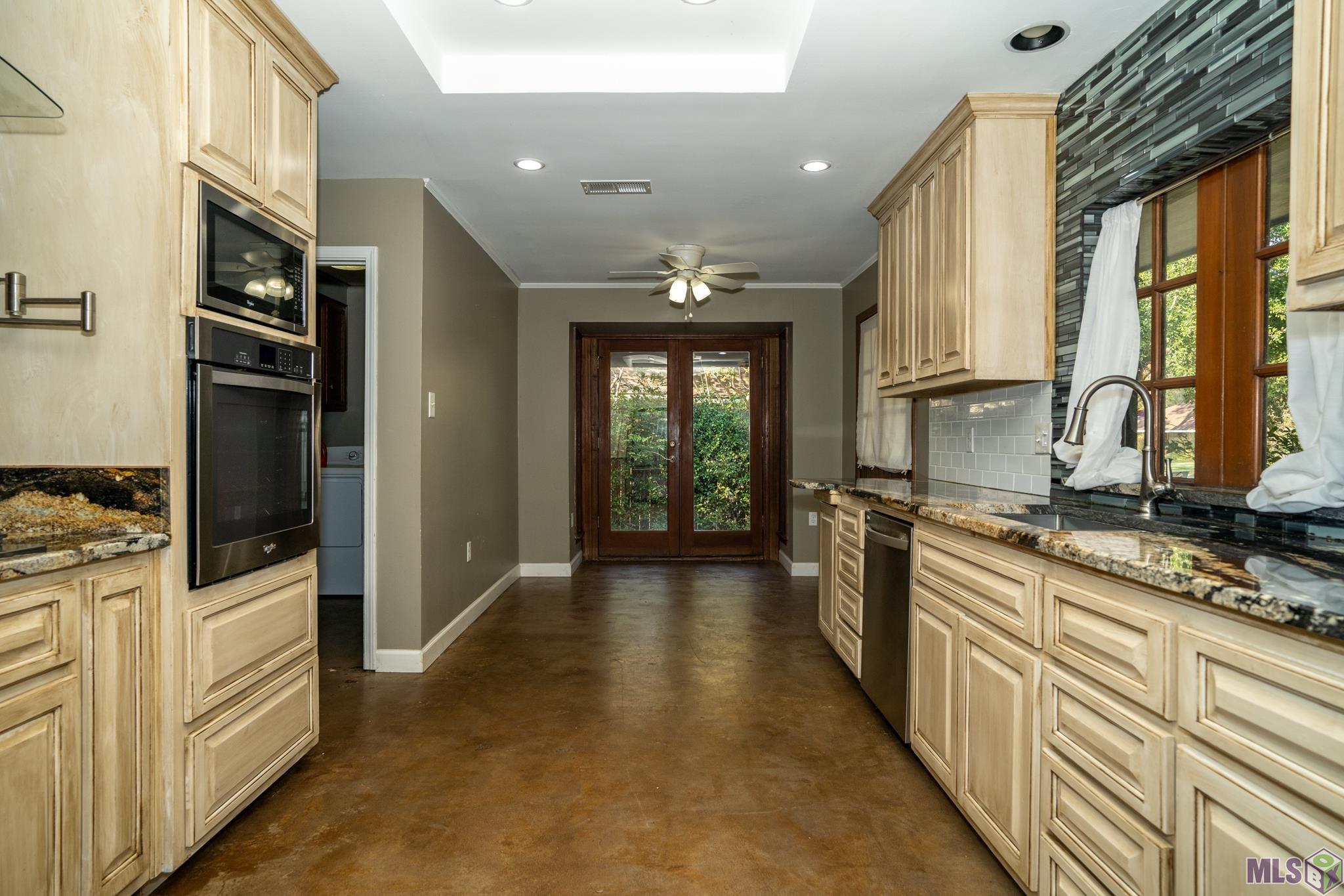 3736 Sessions Drive Baton Rouge, LA 70816 - Photo 8 of 34