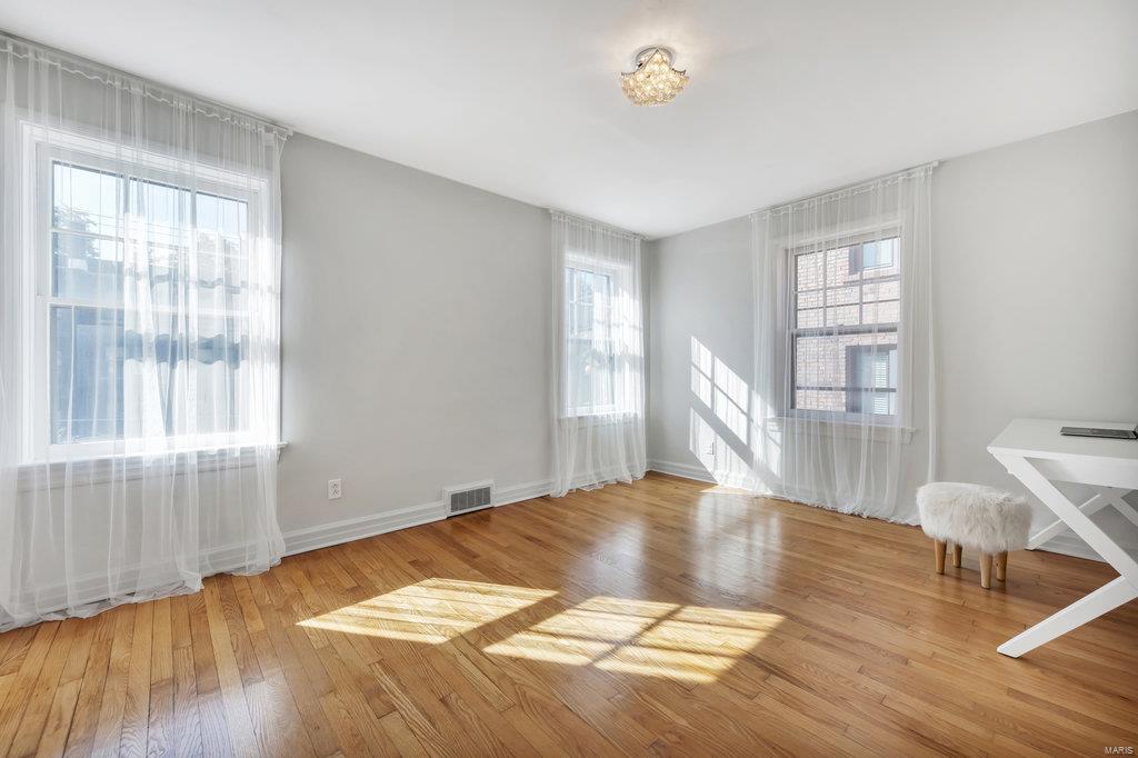 7520 Wydown Boulevard, Unit 2W Clayton, MO 63105 - Photo 14 of 29