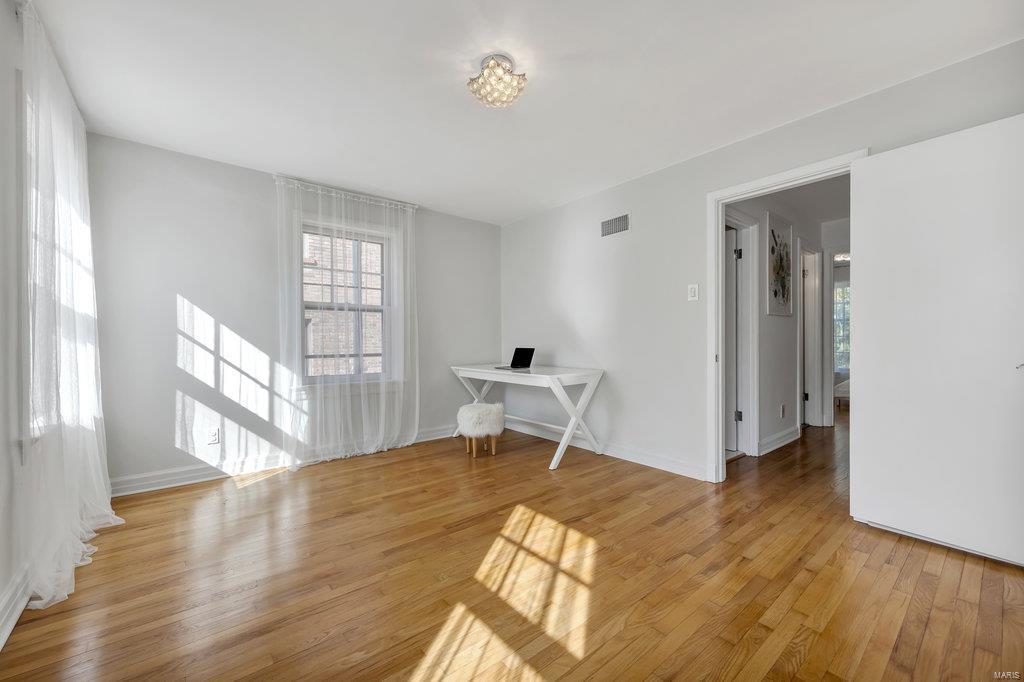 7520 Wydown Boulevard, Unit 2W Clayton, MO 63105 - Photo 15 of 29