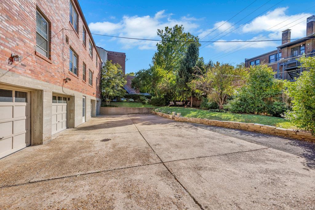 7520 Wydown Boulevard, Unit 2W Clayton, MO 63105 - Photo 22 of 29