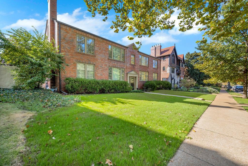 7520 Wydown Boulevard, Unit 2W Clayton, MO 63105 - Photo 25 of 29