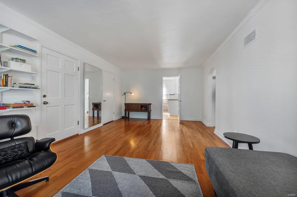 7520 Wydown Boulevard, Unit 2W Clayton, MO 63105 - Photo 4 of 29