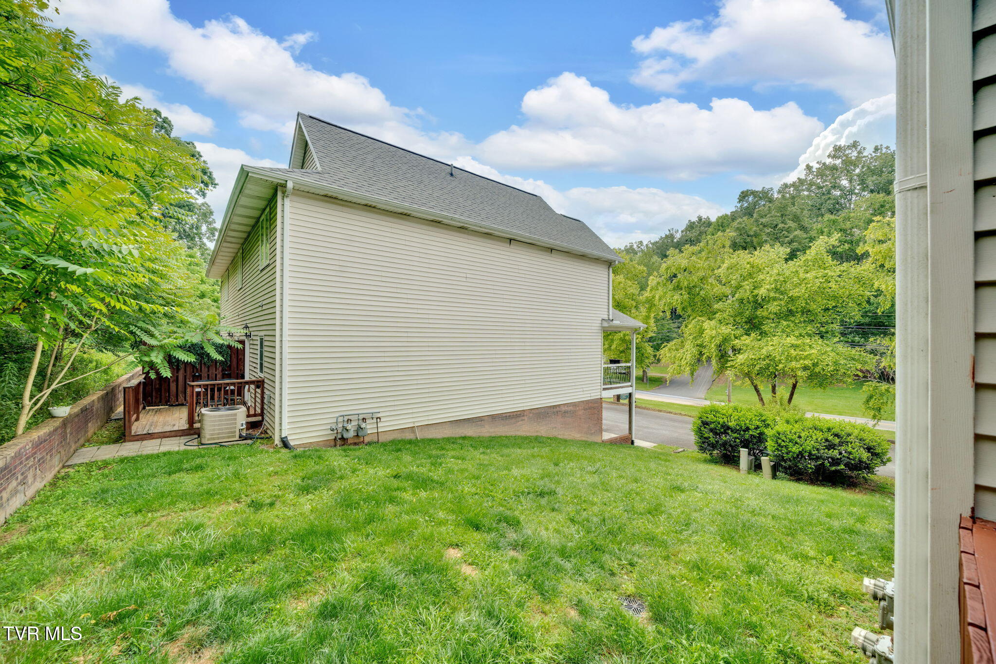 1102 Cherokee Road, Unit 1 Johnson City, TN 37604 - Photo 32 of 41 41-web-or-mls-DSC03358