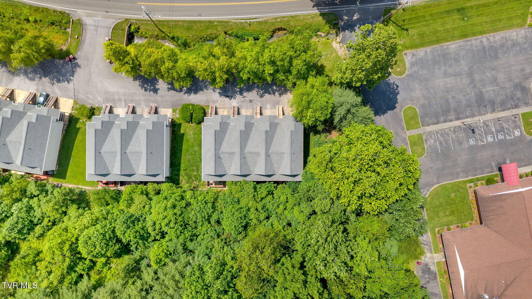 1102 Cherokee Road, Unit 1 Johnson City, TN 37604 - Photo 34 of 41 11-web-or-mls-DJI_20250606114802_0595_D