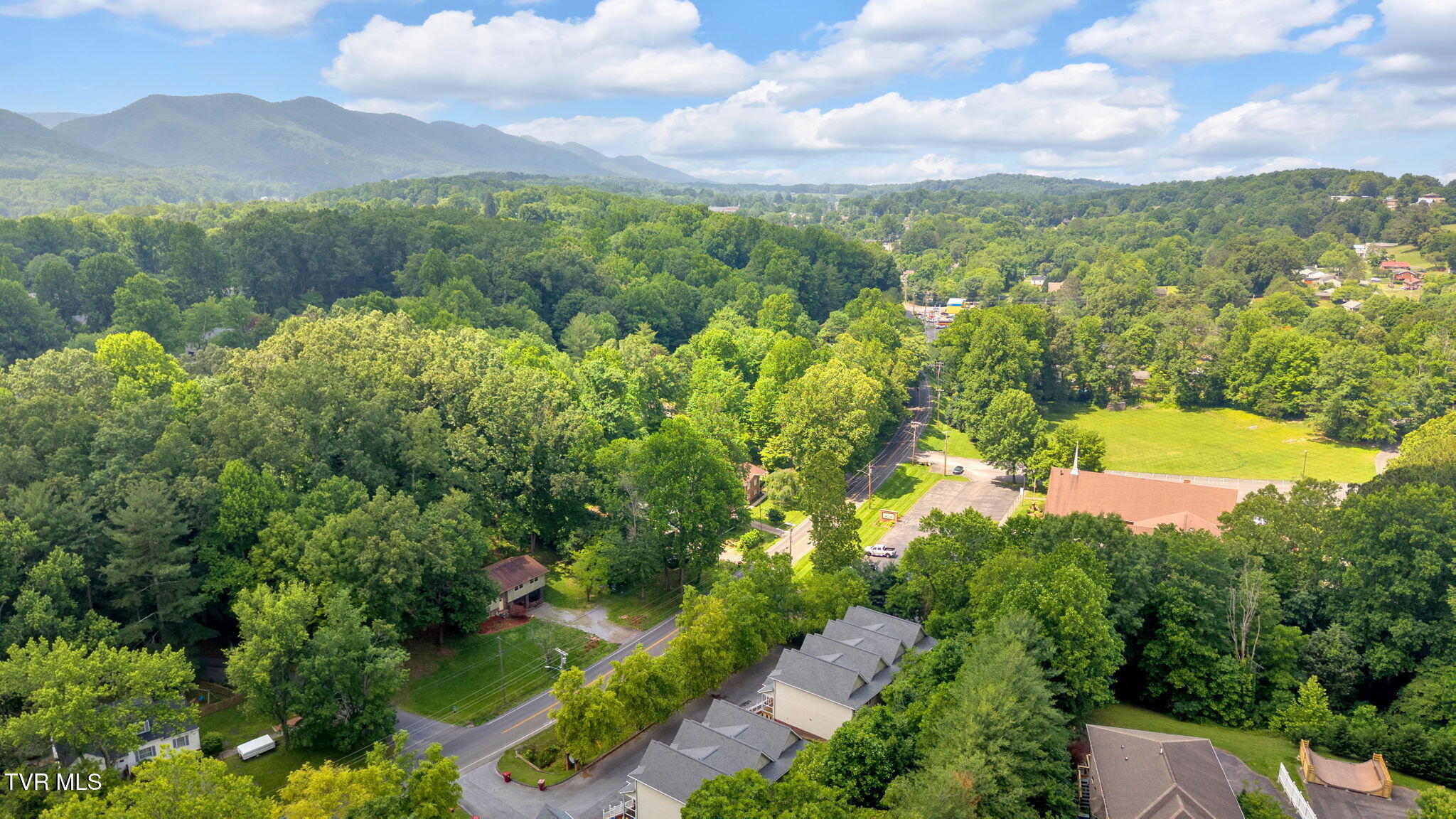 1102 Cherokee Road, Unit 1 Johnson City, TN 37604 - Photo 39 of 41 8-web-or-mls-DJI_20250606114718_0586_D