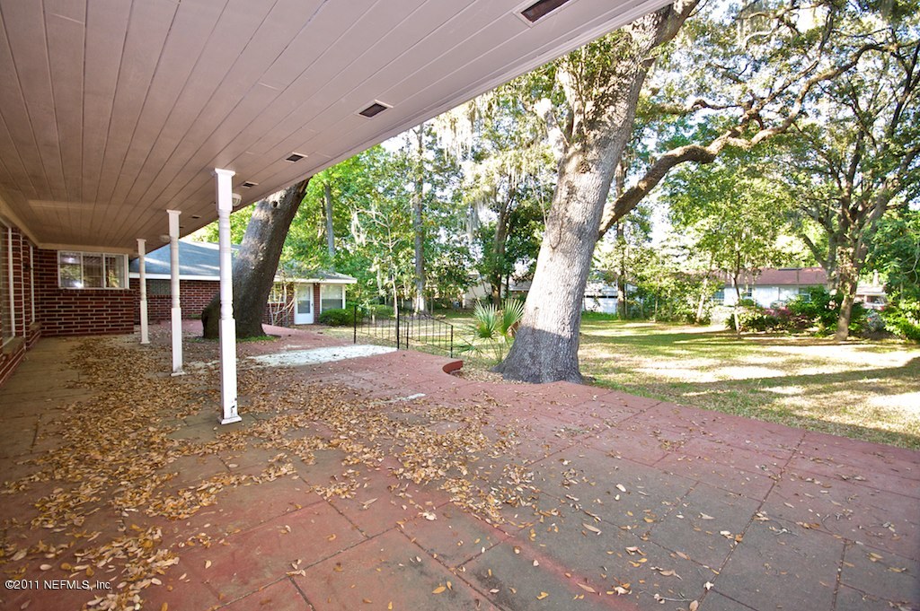 1407 Glengarry Road Jacksonville, FL 32207 - Photo 16 of 19 Back Patio