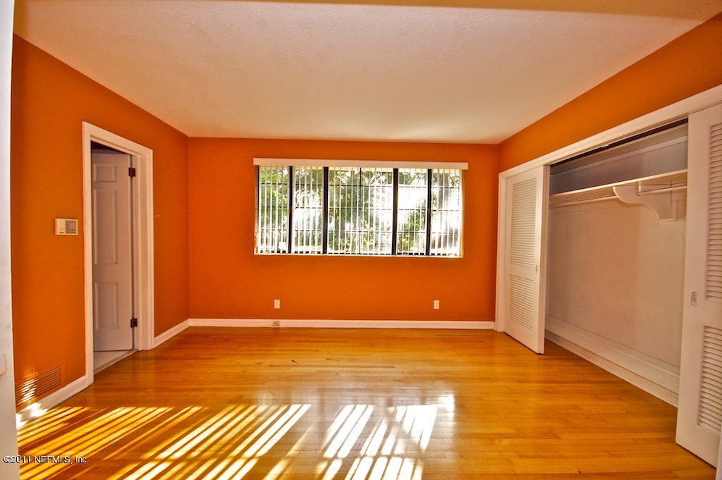 1407 Glengarry Road Jacksonville, FL 32207 - Photo 7 of 19 Master Dressing Area