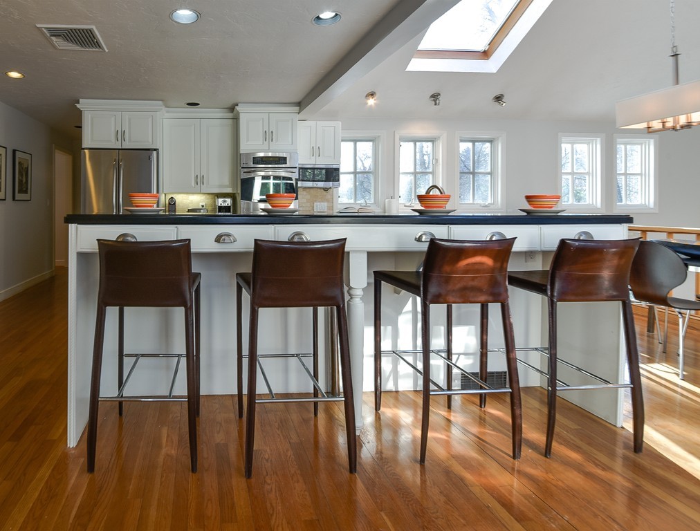 3 York Road Wayland, MA 01778 - Photo 5 of 27 Gallery Image 5