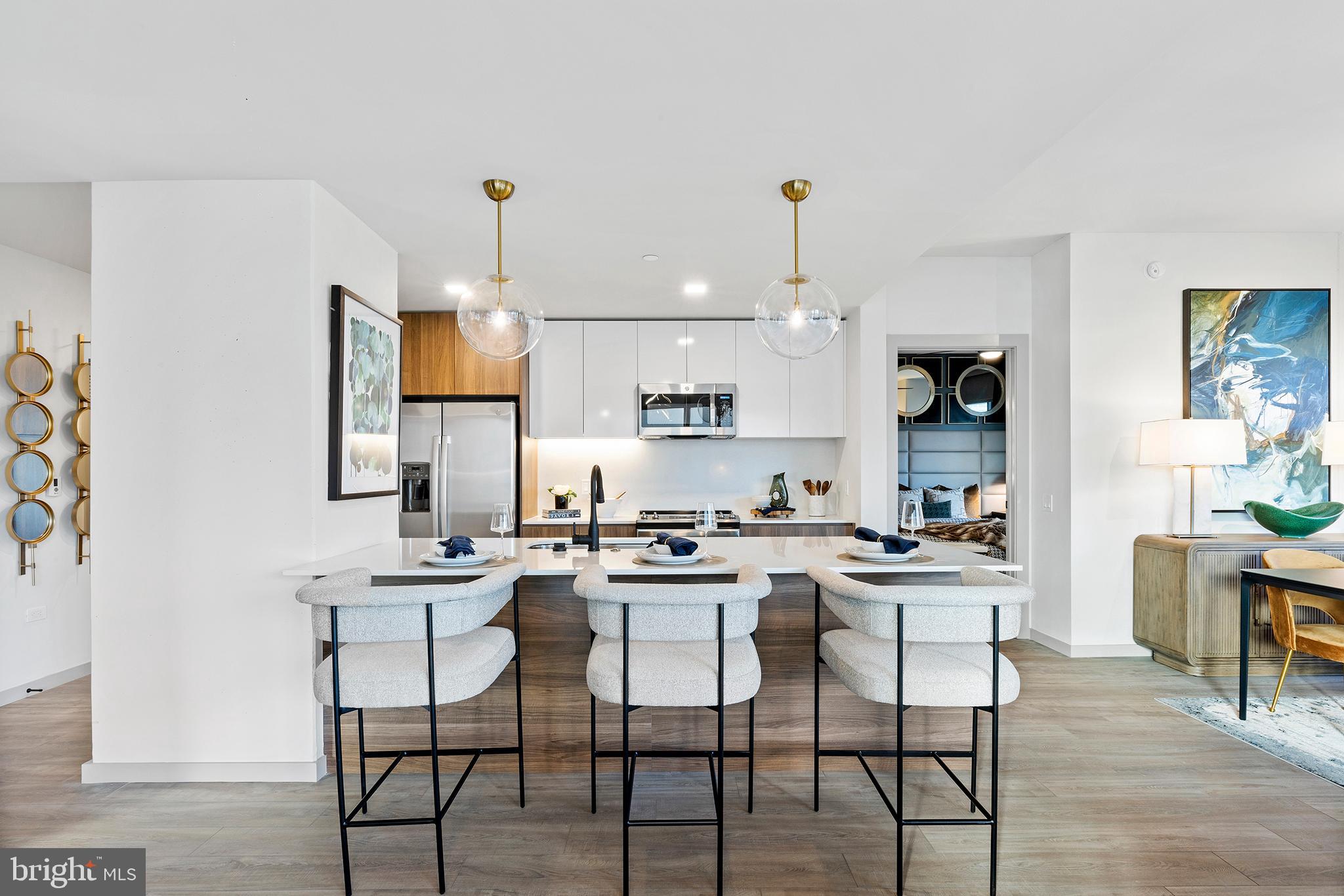 1909 Walnut Street, Unit 701 Philadelphia, PA 19103 - Photo 4 of 13 Fully equipped, gourmet kitchen